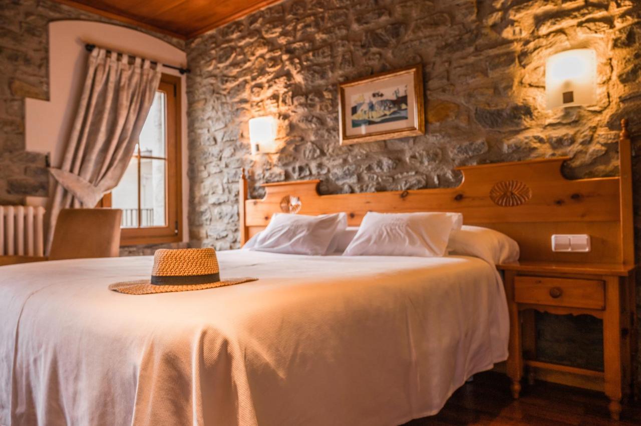 Hotel Hostal Estrella Rupit Kültér fotó